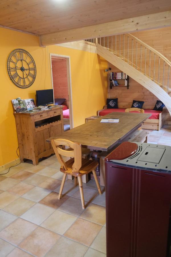 Gite Le Corral Cheminas Bagian luar foto